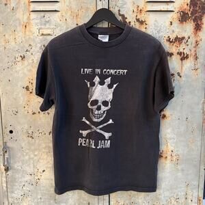 Vintage 2003 Pearl Jam Riot Act Tour Buzzcocks Skull Canada Black Medium T Shirt